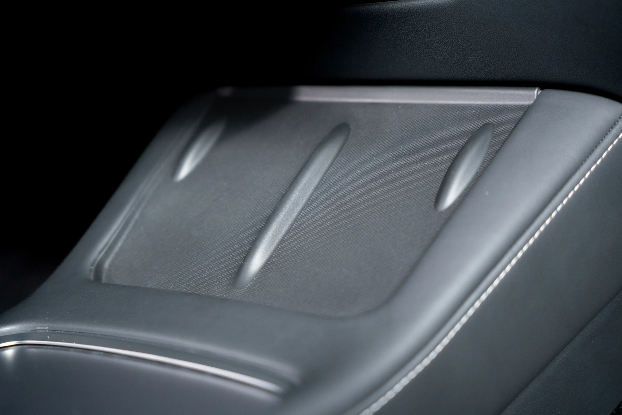 Model 3 Y Wireless Charging Pad Blocker - Image 3