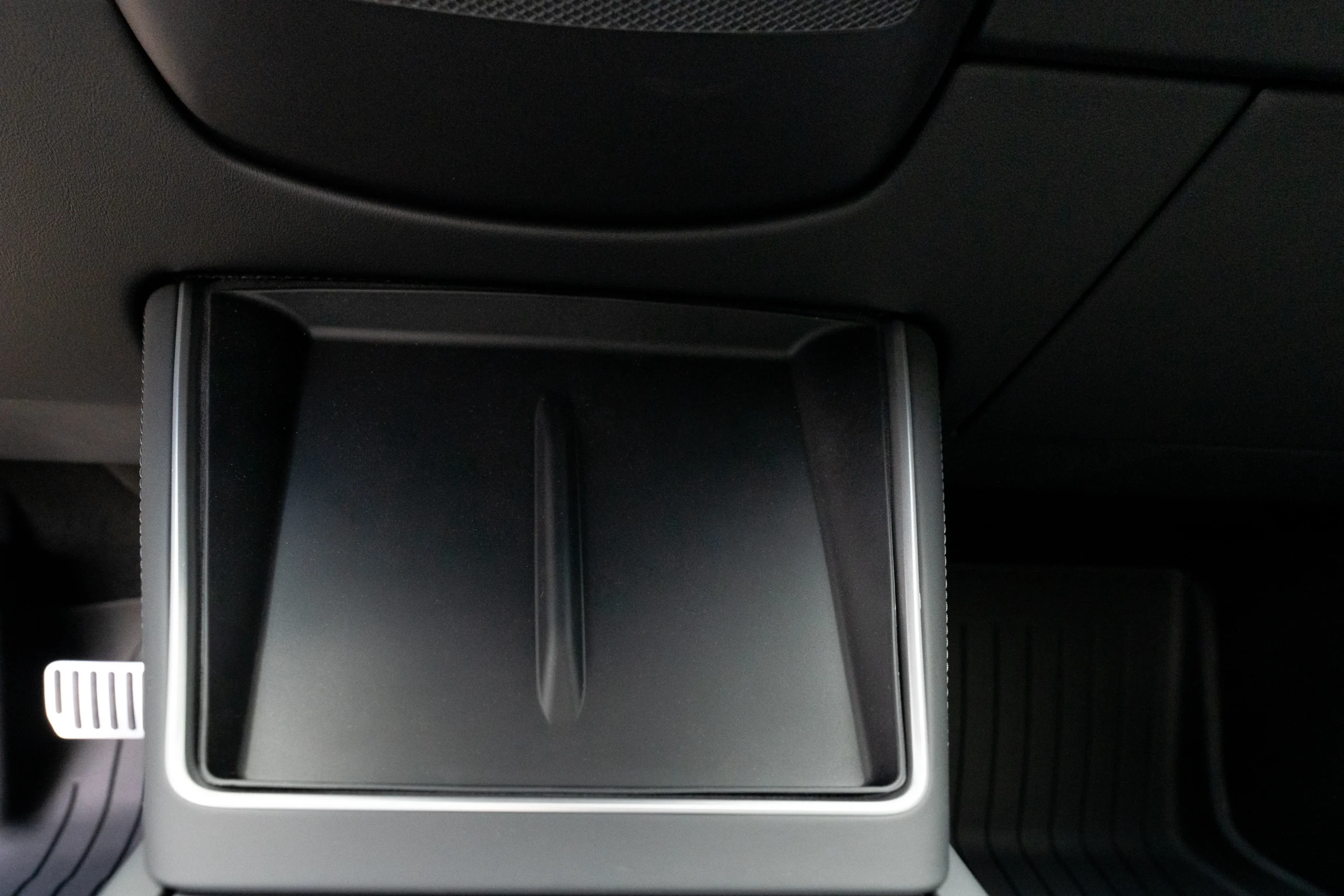 ELECTRUS Charging Pad Liner for Tesla Model Y 2025+ Juniper - Image 2