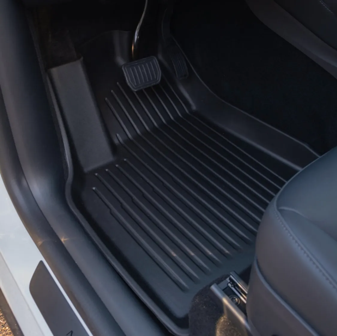 Model 3 3D All-Weather Floor Mat Set - Image 2