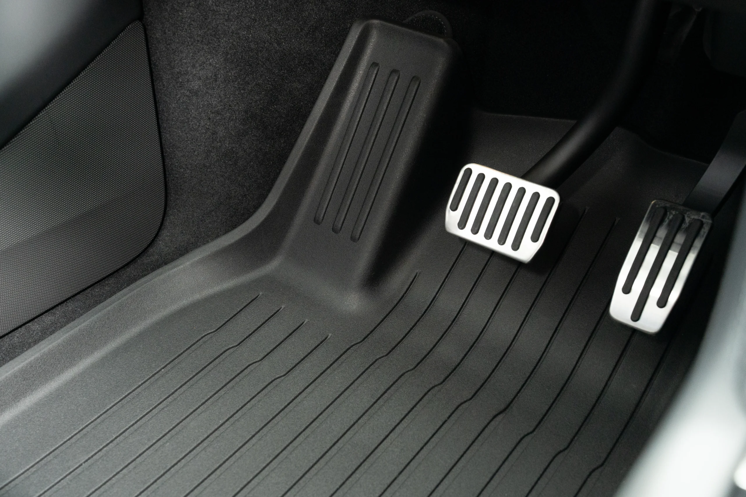 Model Y 2025+ Juniper Premium 3D All-Weather Floor Mat Set - Image 4