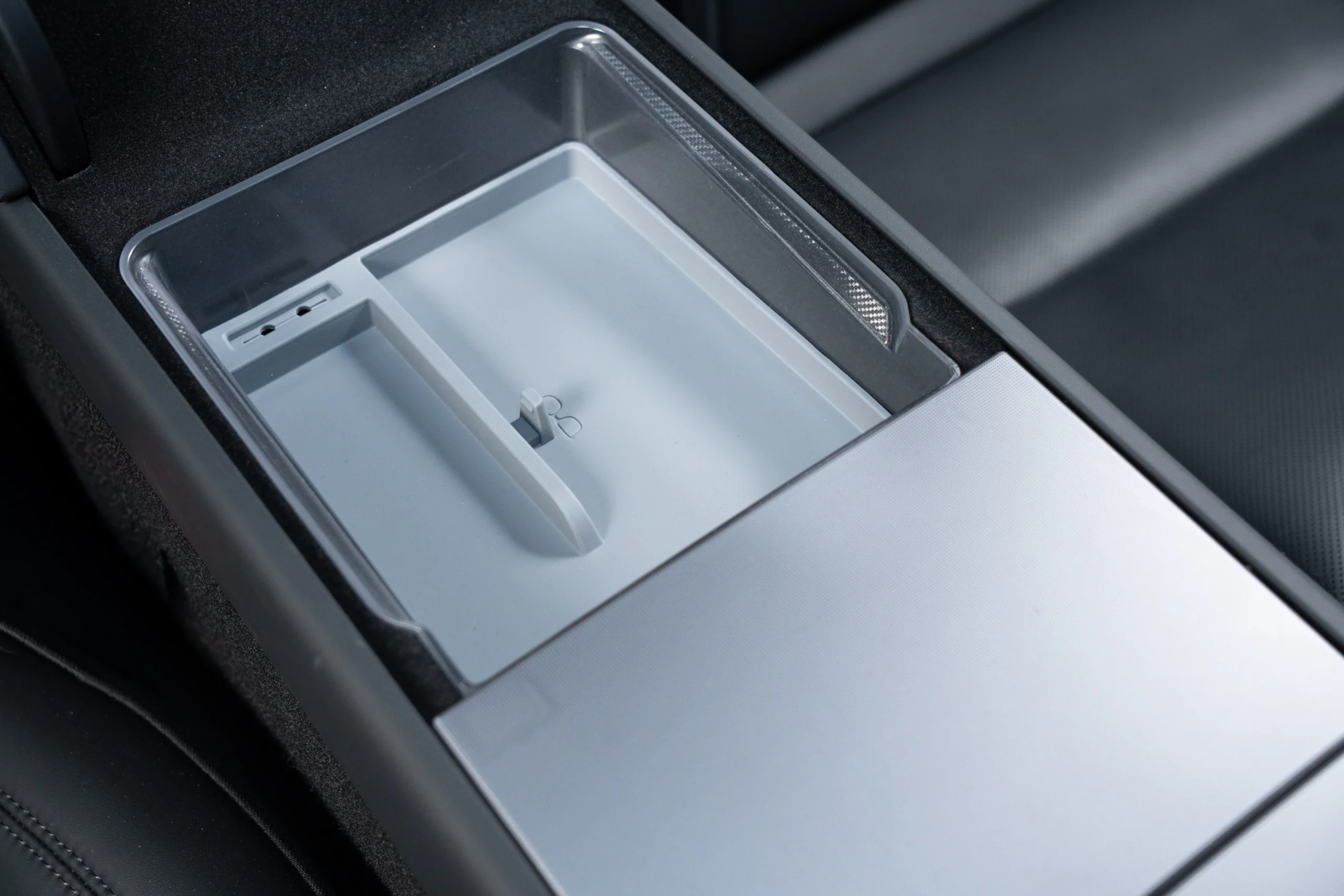 Model Y 2025+ Juniper Premium Armrest Organizer - Image 3