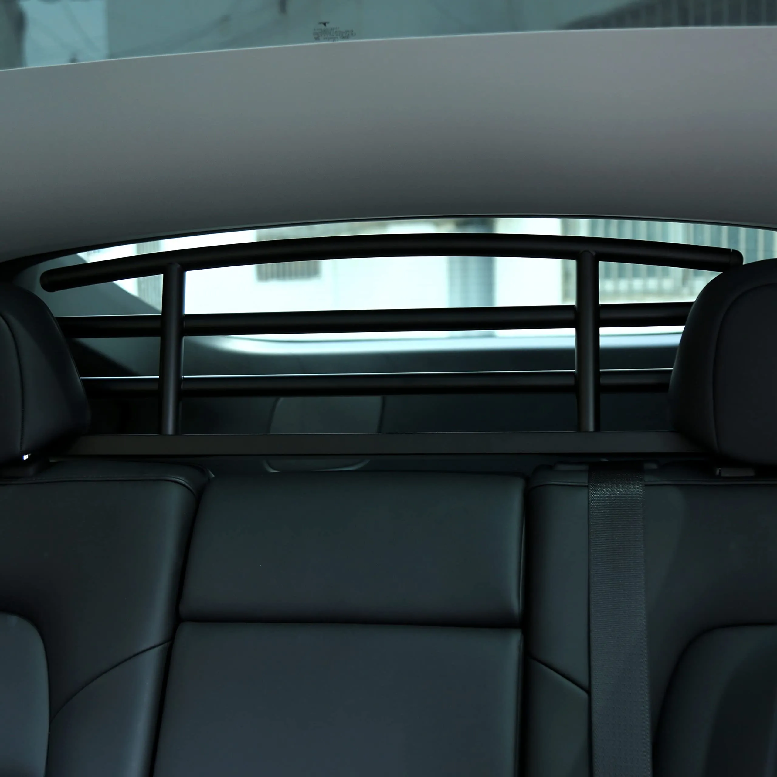 Model Y Pet Cargo Barrier - Image 2